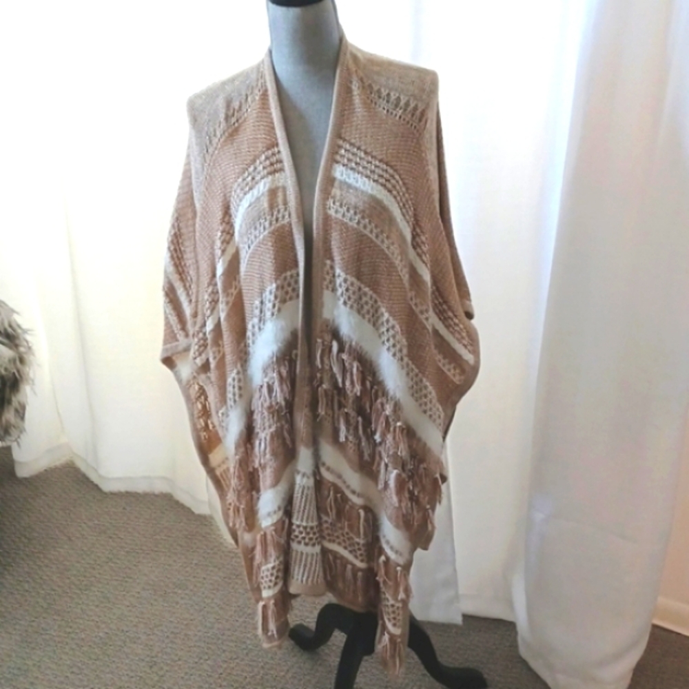 Chicos Womens Caftan Poncho Gold-White-Beige Shawl Jacket Knit Sweater OS GUC